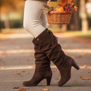 Connie “Chloe” Brown Suede Slip-On slouch Heeled Boots Size 9